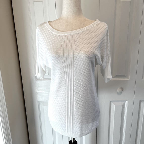 NWOT-Apt. 9 Short Sleeve Crew Neck Sweater. - Picture 7 of 9